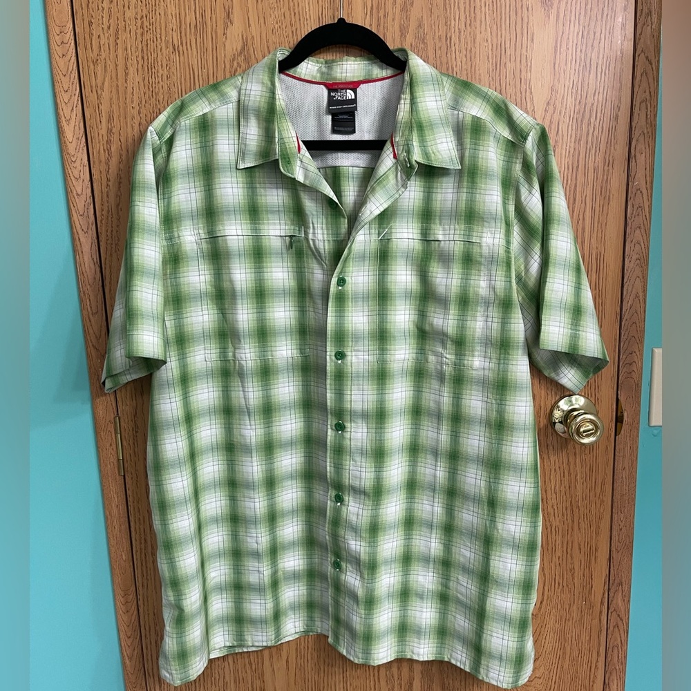 North Face Mens button up shirt XL Green Plaid EUC Outdoors